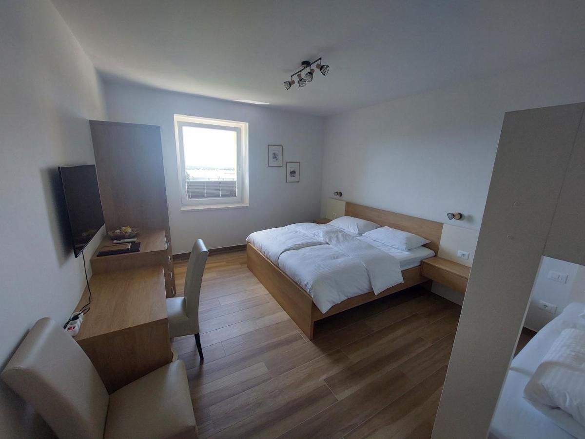 Hotel Gostilna In Pizzeria Pri Brajdi Komen Zewnętrze zdjęcie