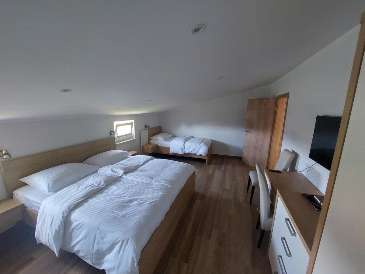 Hotel Gostilna In Pizzeria Pri Brajdi Komen Zewnętrze zdjęcie